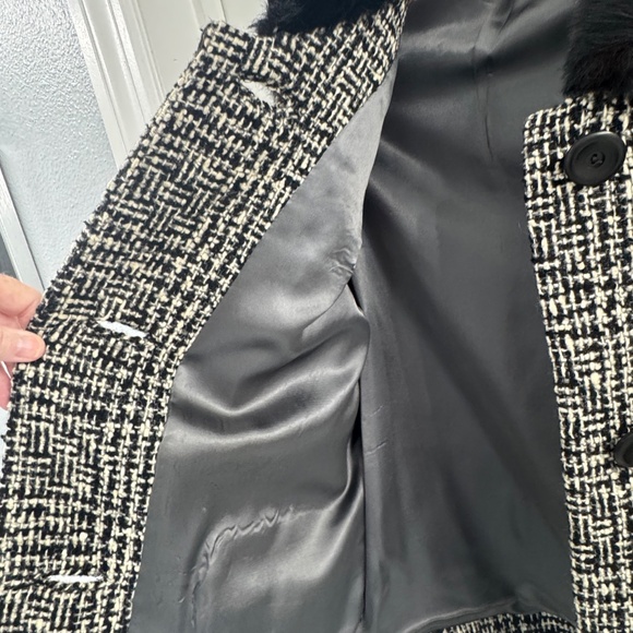 Beautiful Vintage Harrods of London Tweed Wool Suit, Size 4 - Picture 3 of 8